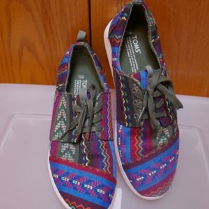 New Price Styles Pri$e TOM's Shoes multi print